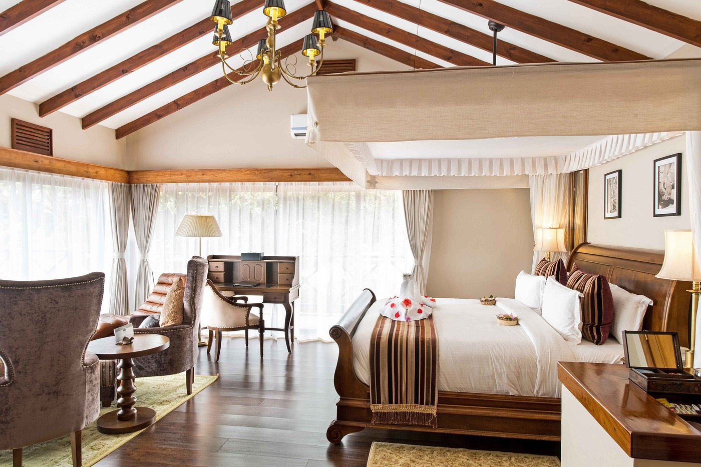 luxury lodge in karatu